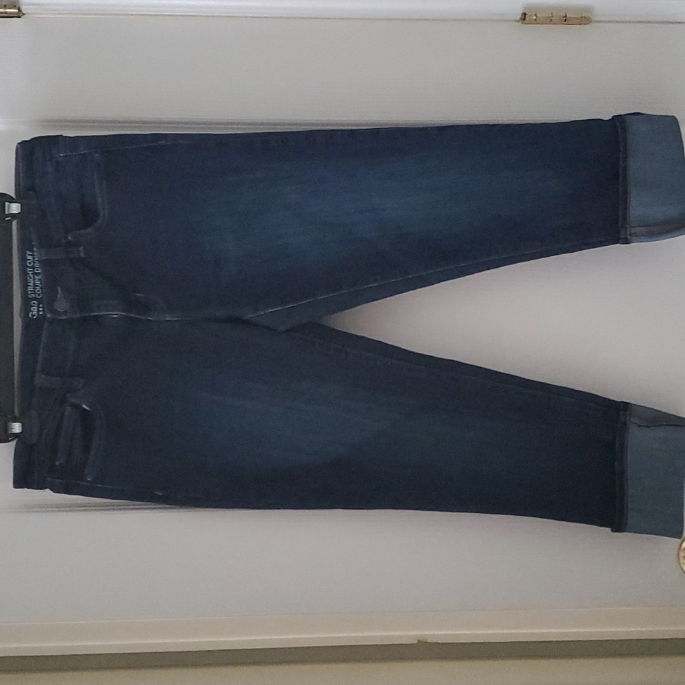 Women's Gap straight cuff capri